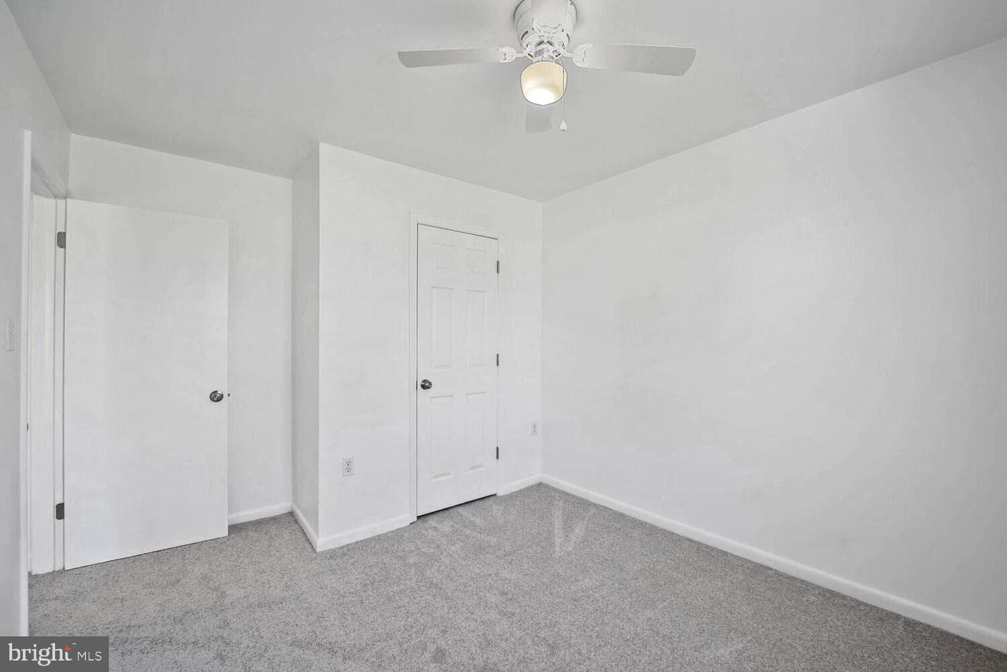 905 Nadine Court photo 12