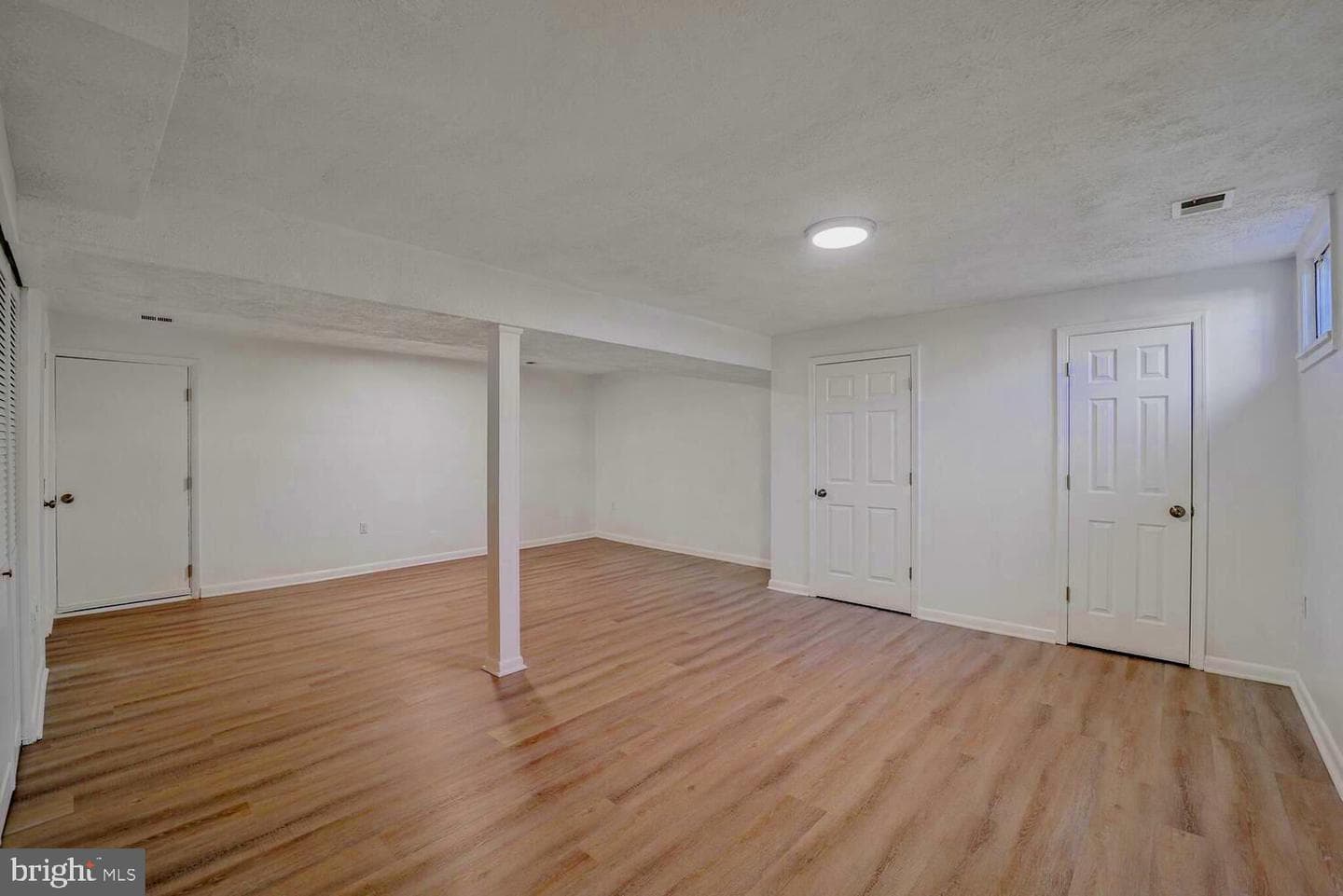 905 Nadine Court photo 15