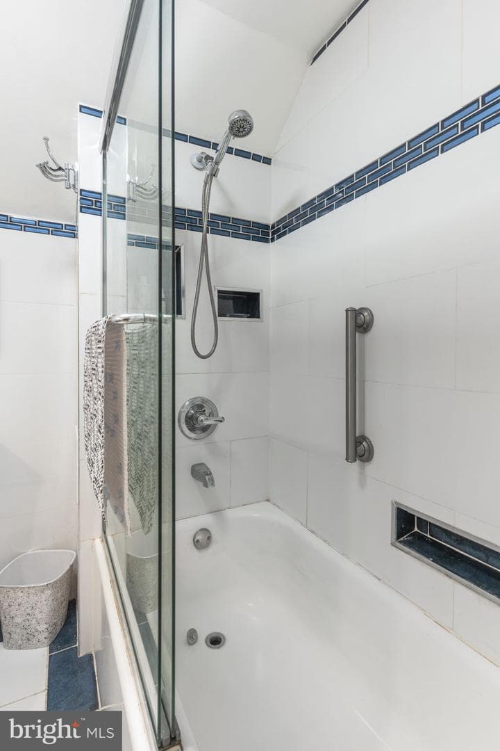 8110 Thornfield Terrace photo 33
