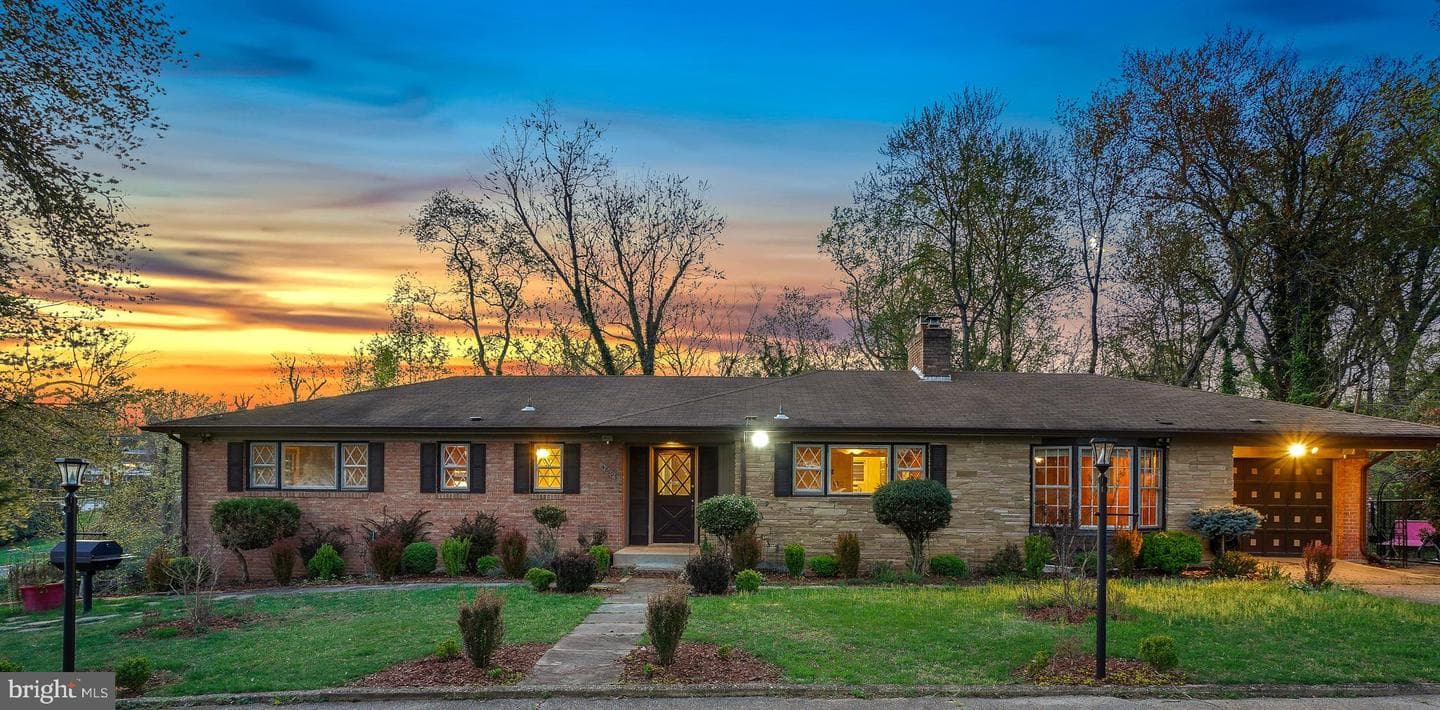 4800 Sharon Road photo 1