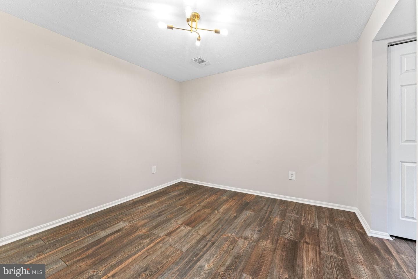 15811 Deer Creek Court photo 5