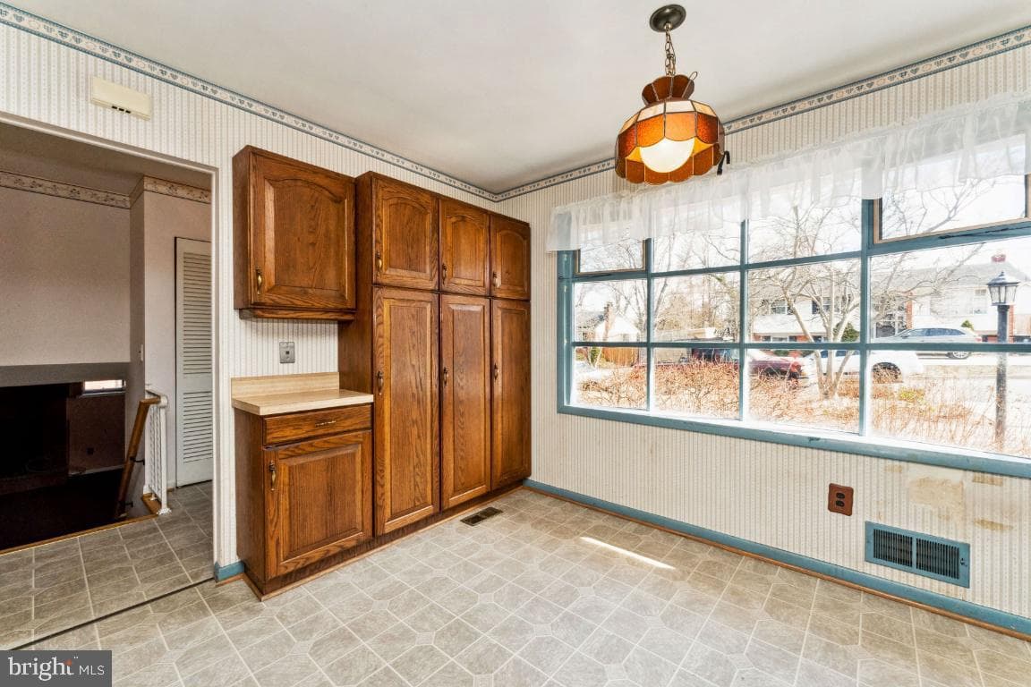 6912 Lyle Street photo 10