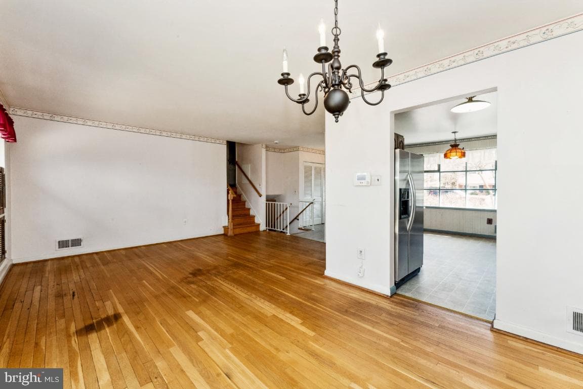 6912 Lyle Street photo 13
