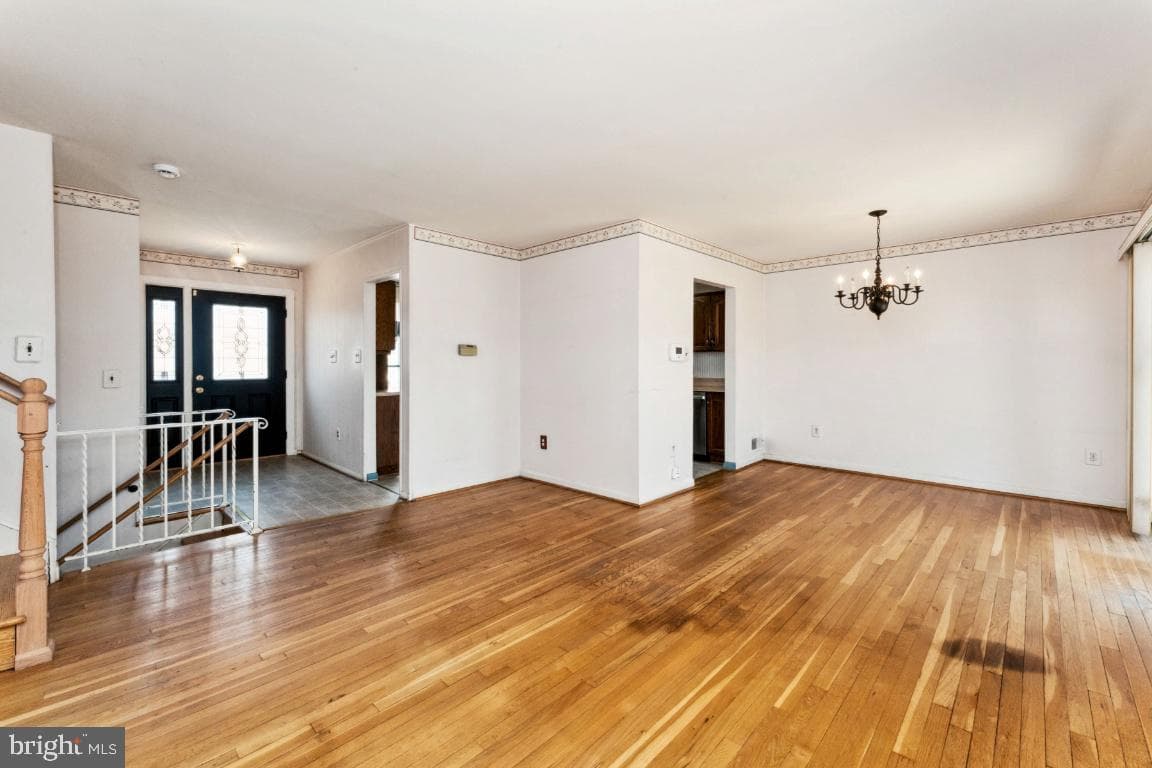 6912 Lyle Street photo 14