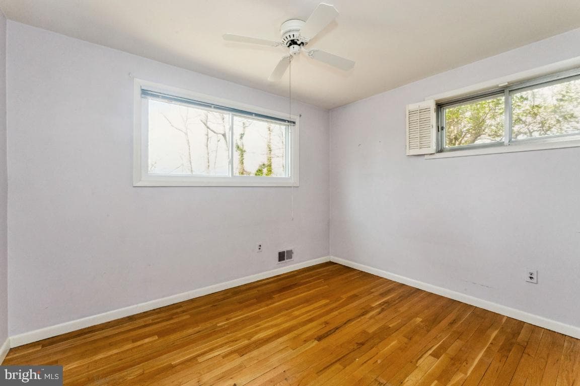 6912 Lyle Street photo 18