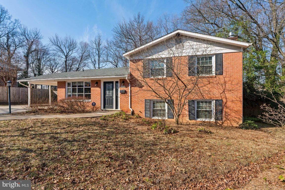 6912 Lyle Street photo 2