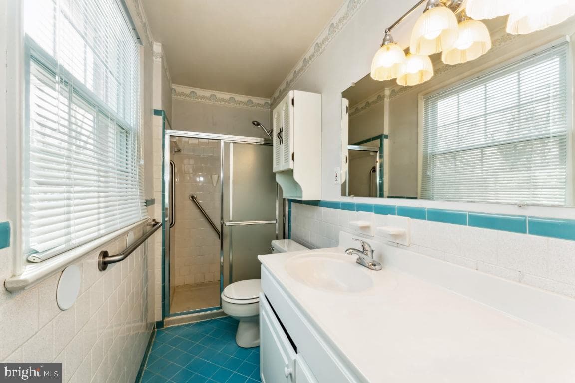 6912 Lyle Street photo 21