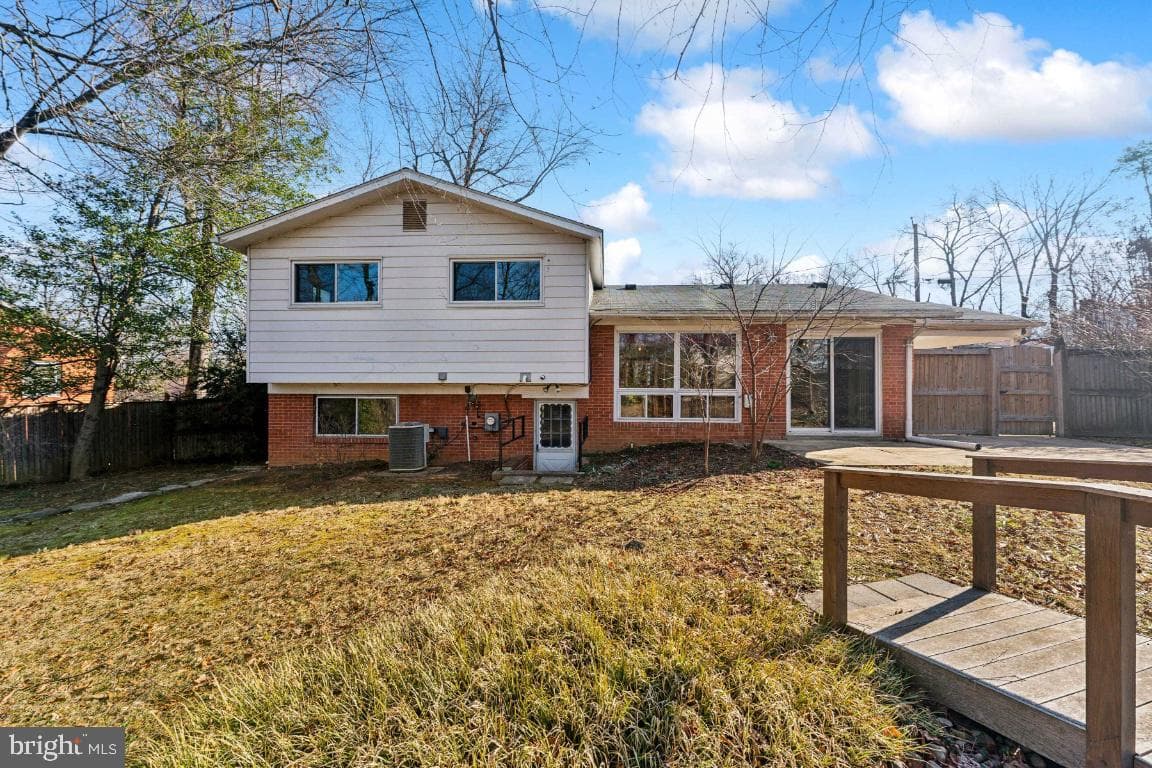 6912 Lyle Street photo 22