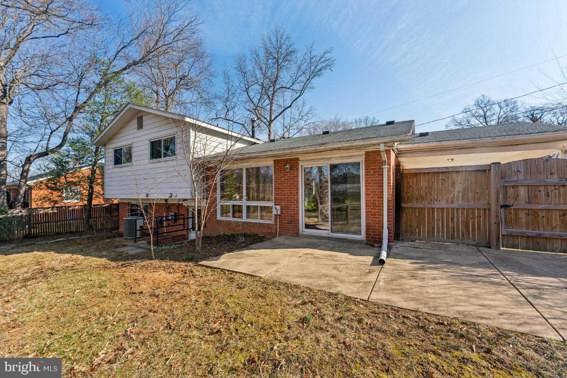 6912 Lyle Street photo 23
