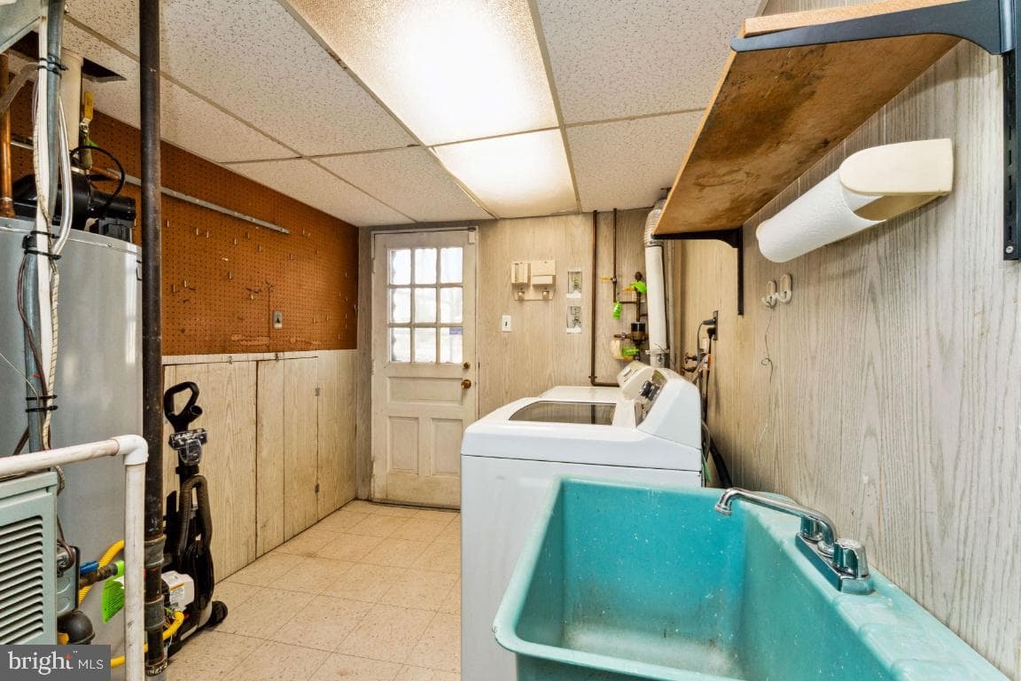 6912 Lyle Street photo 4