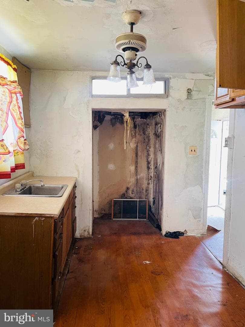18310 Queen Anne Road photo 2