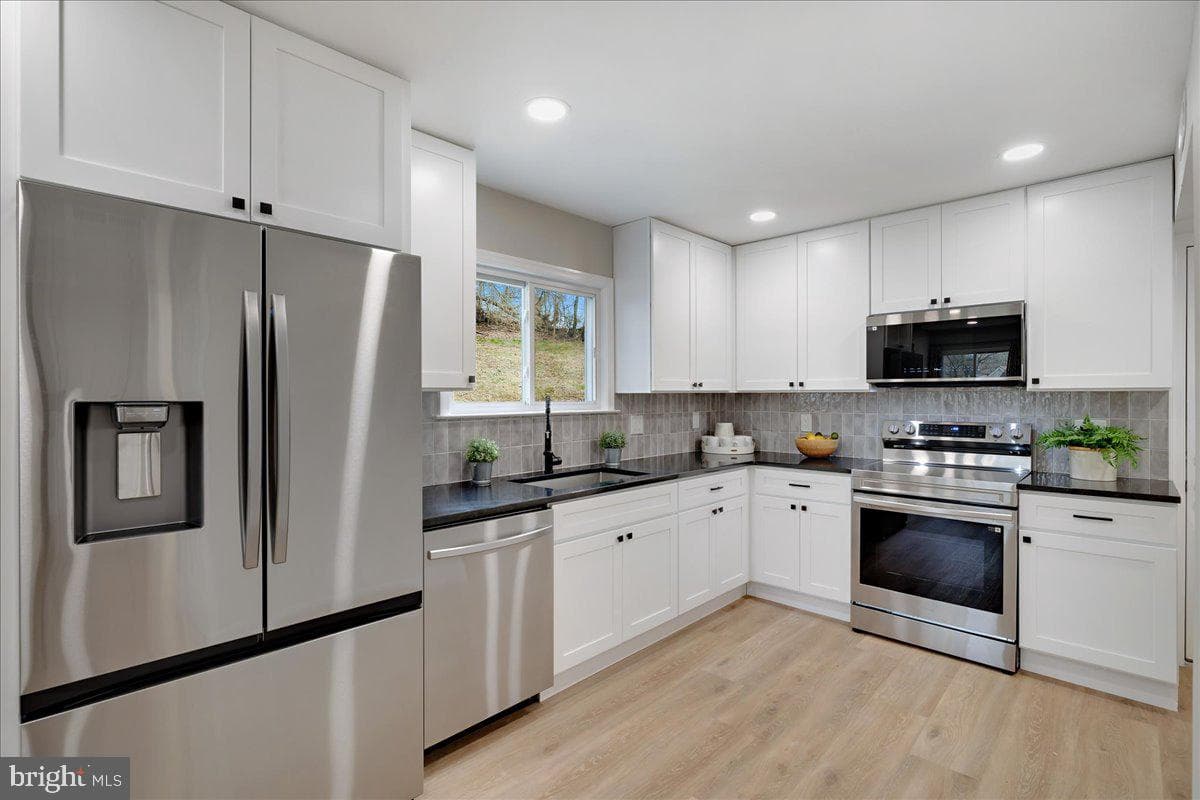 10703 Woodlawn Boulevard photo 10