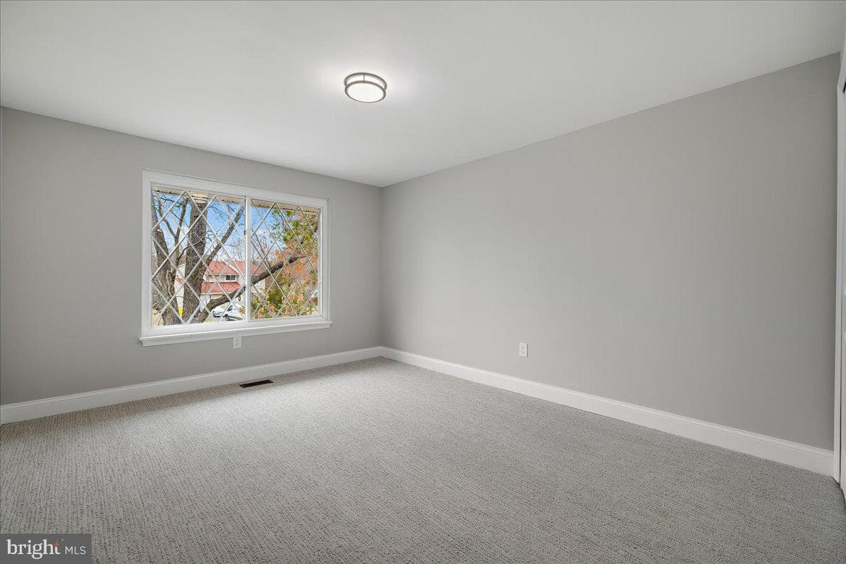 10703 Woodlawn Boulevard photo 23