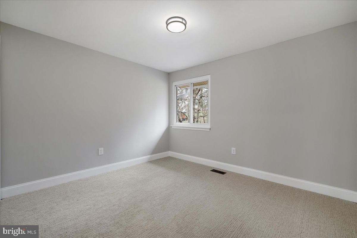 10703 Woodlawn Boulevard photo 25