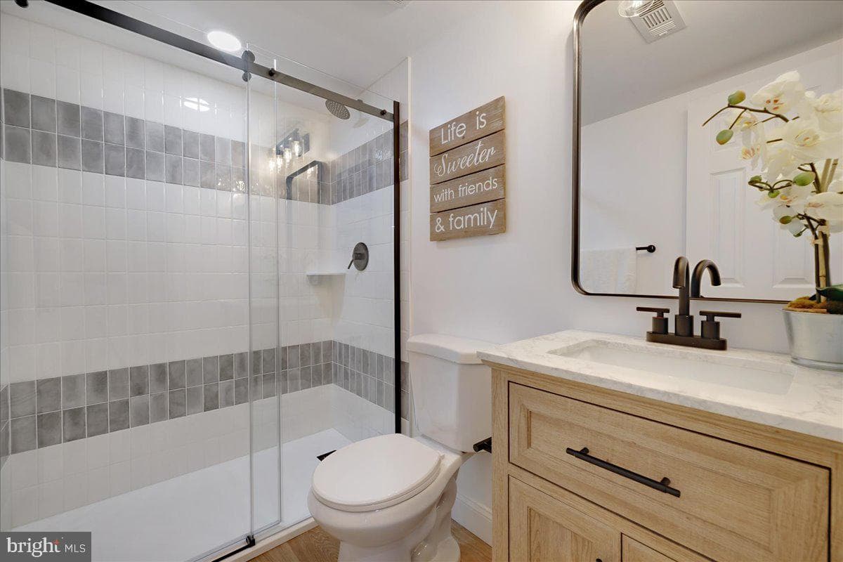 10703 Woodlawn Boulevard photo 27