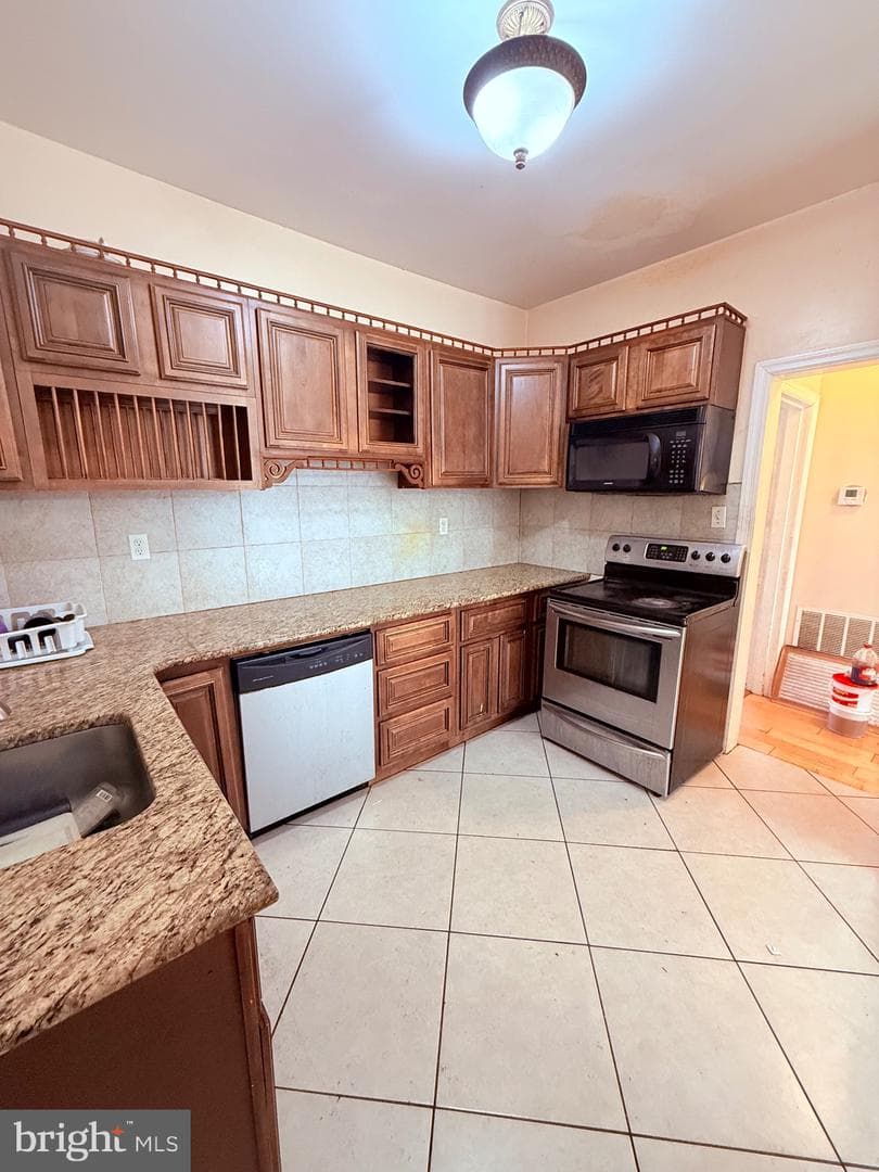 4103 Shepherd Street photo 7