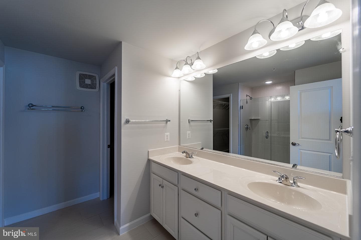 9721 Glassy Creek Way photo 33