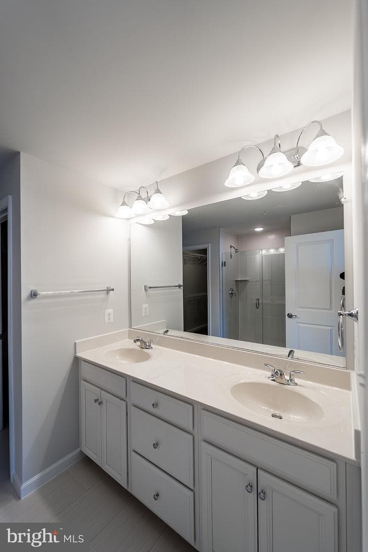 9721 Glassy Creek Way photo 34
