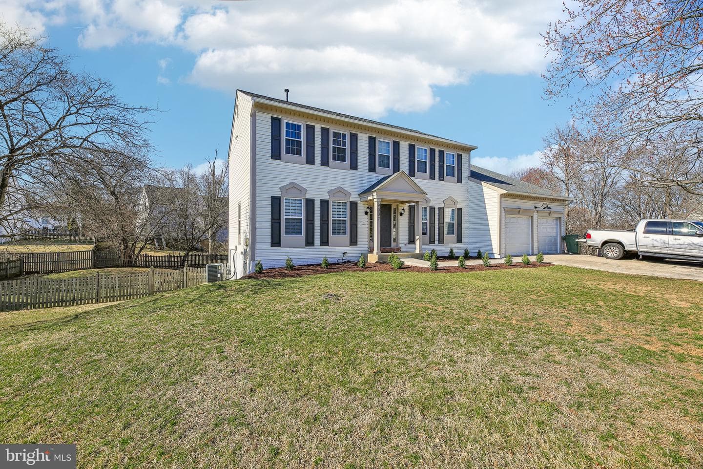 9007 Harness Way photo 2