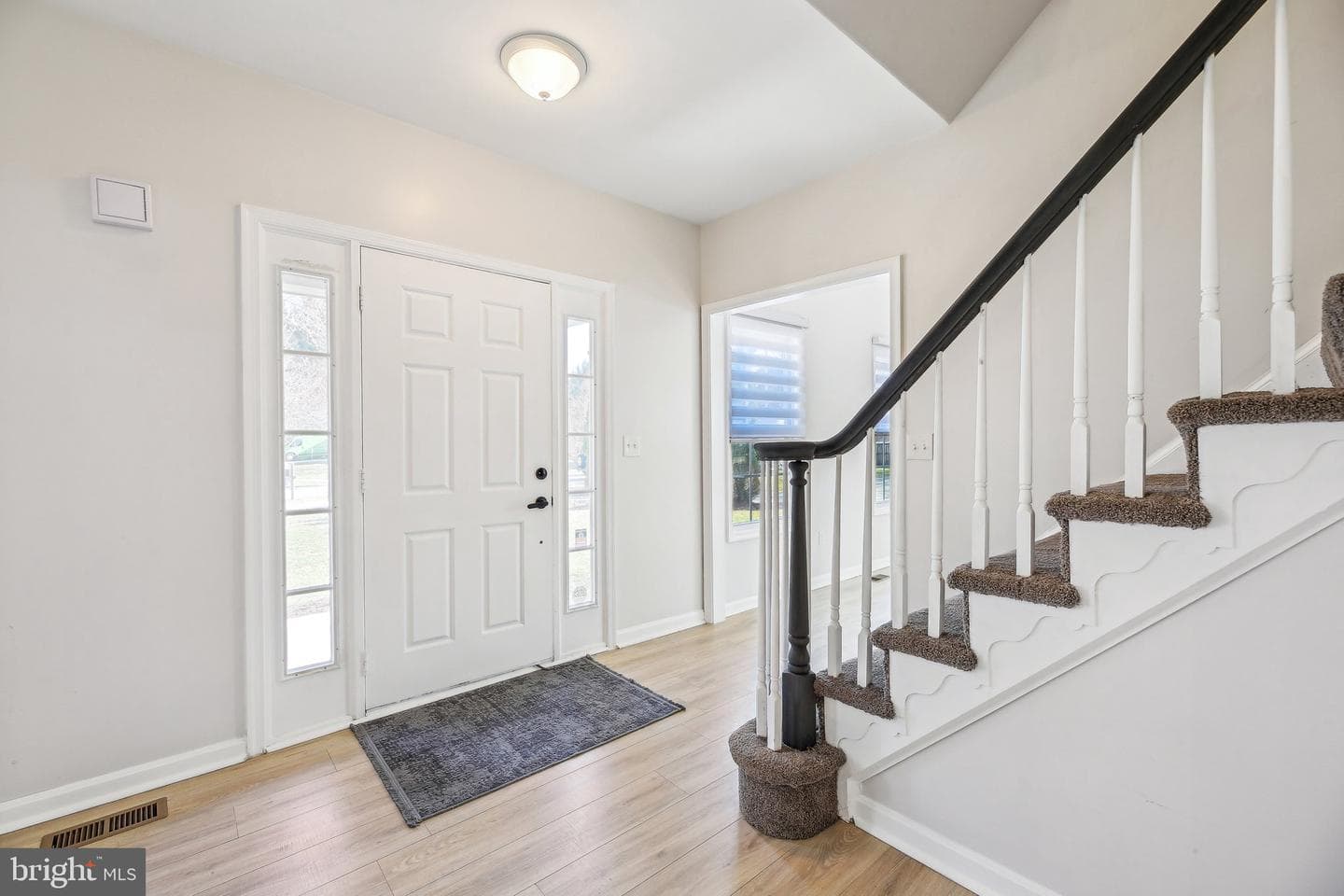 9007 Harness Way photo 3