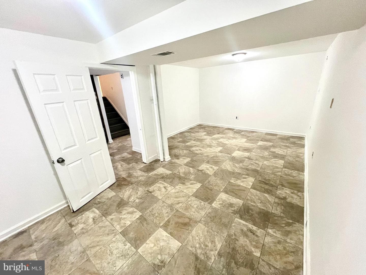 8017 Tiffany Lane photo 17