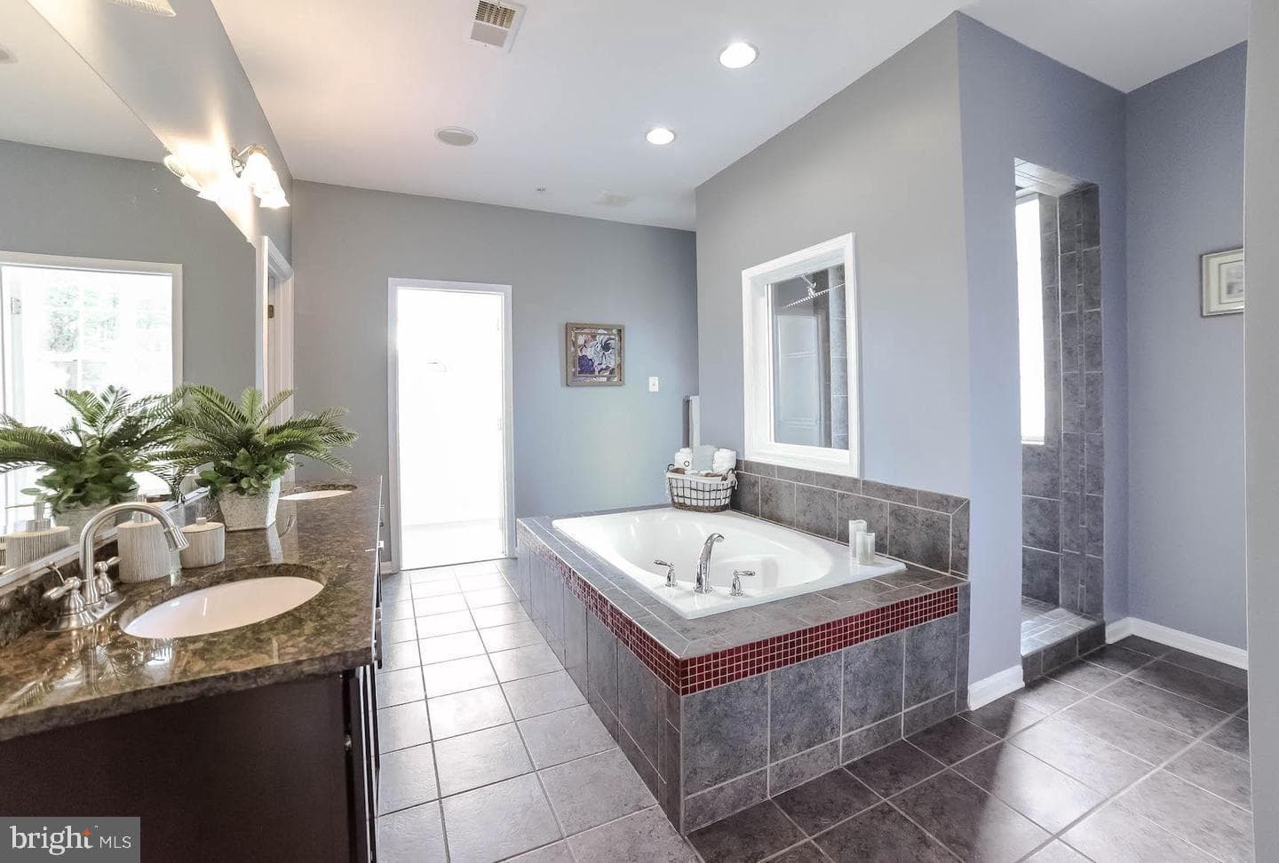 7203 Purple Ash Court photo 16