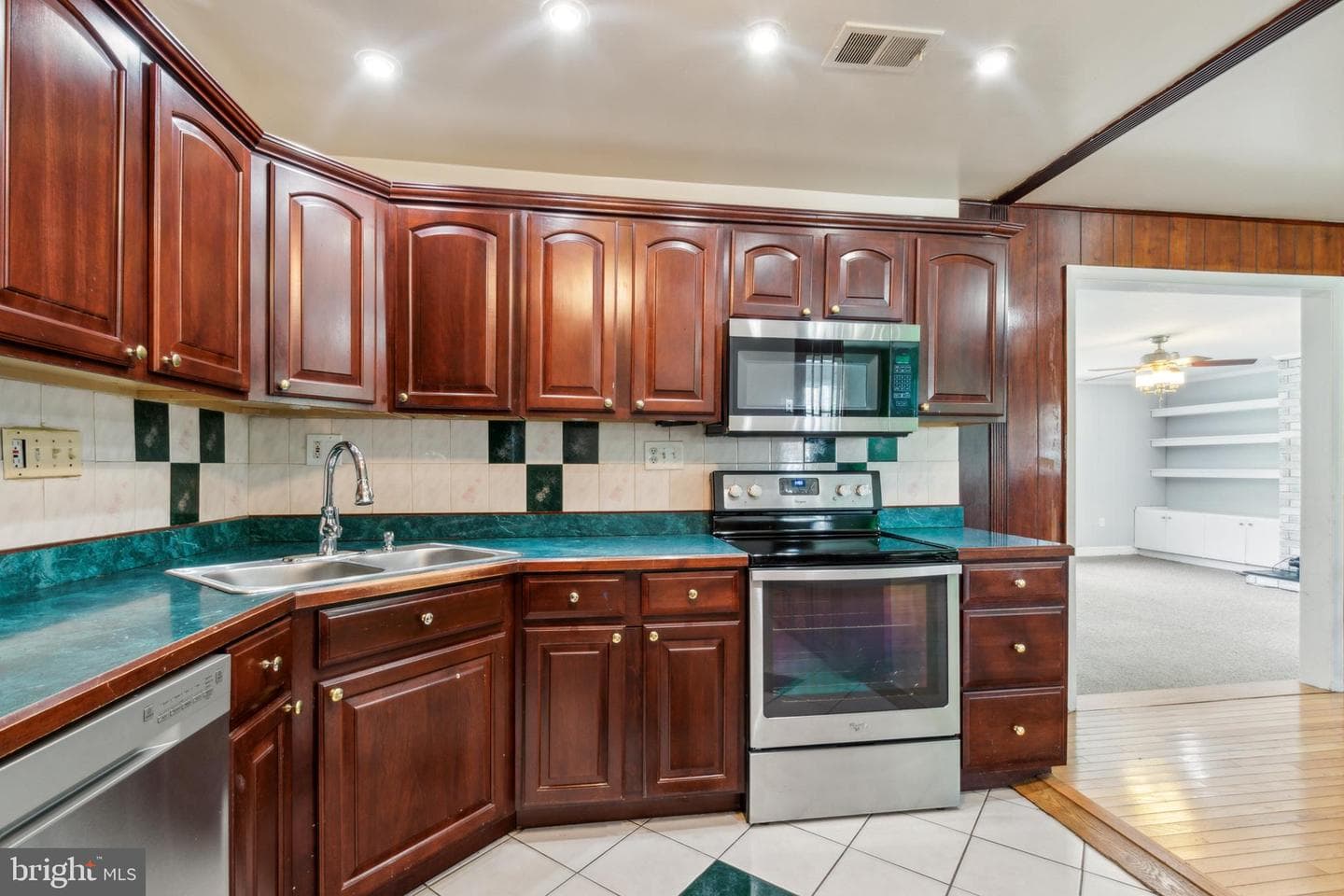 610 Millwoof Drive photo 14