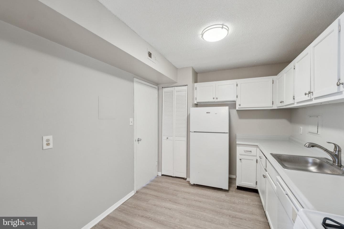 1836 Metzerott Road #1827 photo 8
