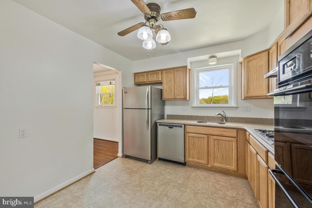 8008 Daniel Drive photo 10
