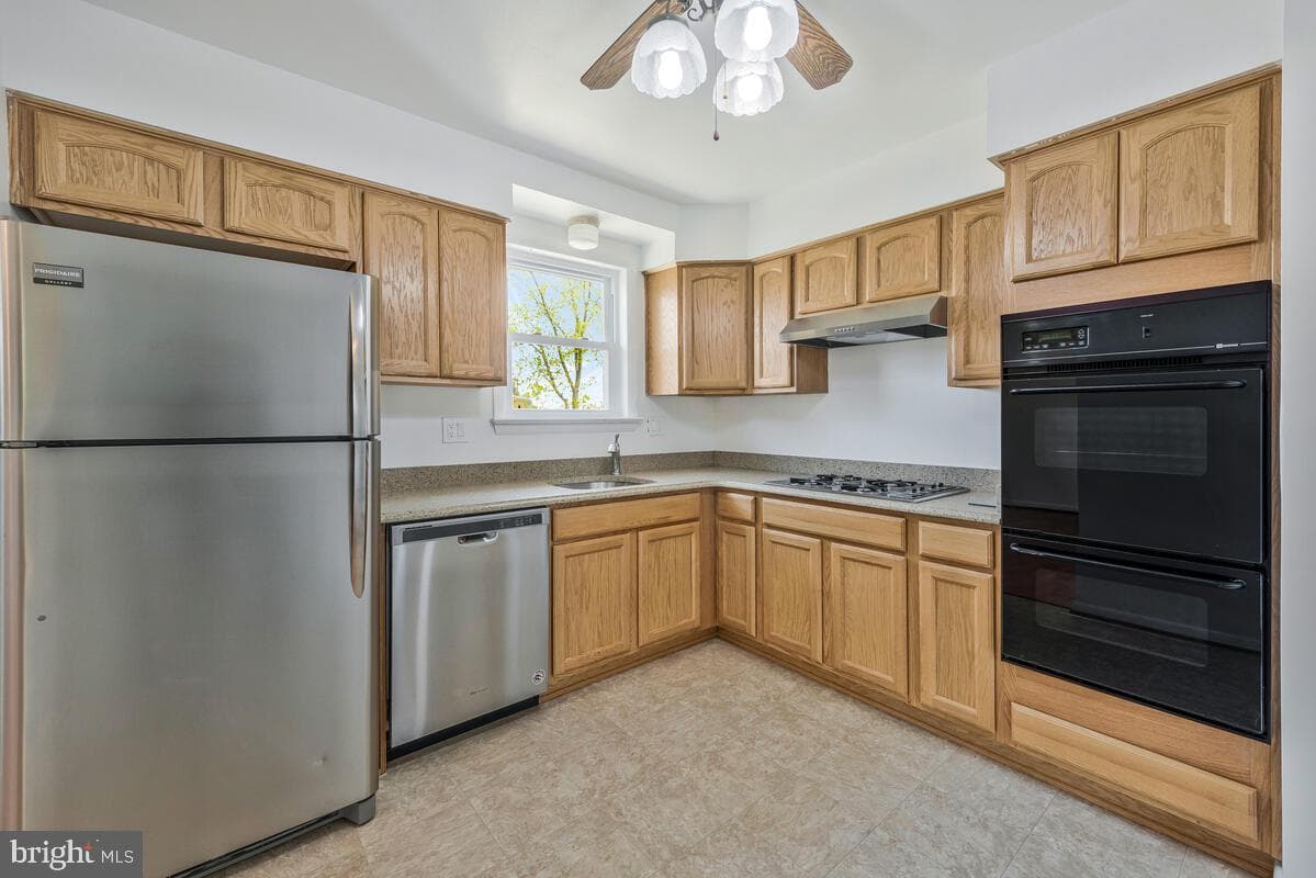 8008 Daniel Drive photo 11