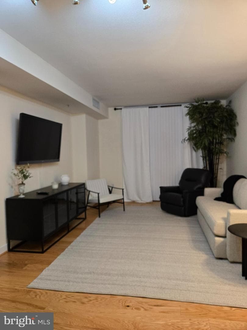 155 Potomac #710 photo 13