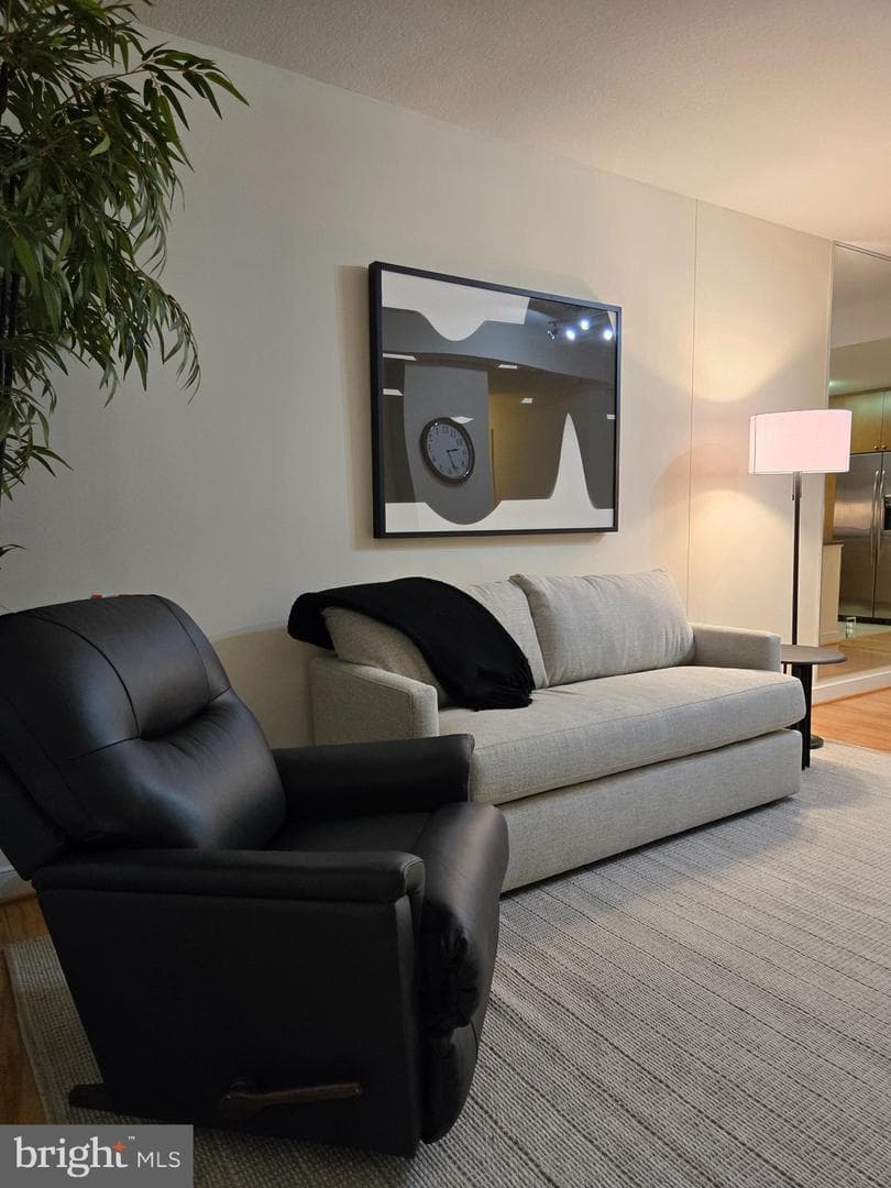 155 Potomac #710 photo 14