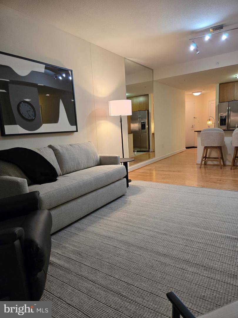 155 Potomac #710 photo 2