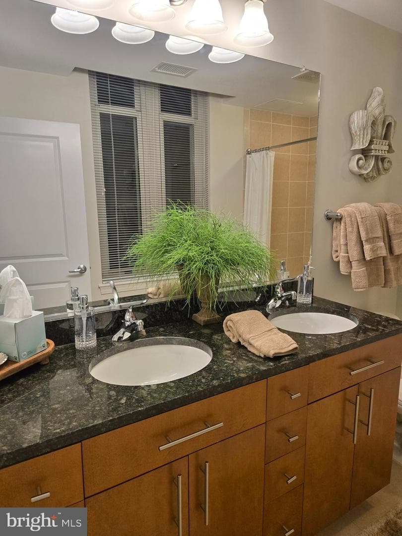 155 Potomac #710 photo 23