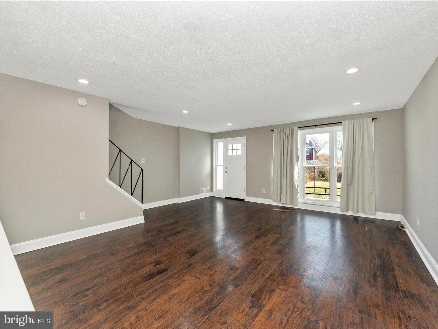 3904 Essex Court photo 12