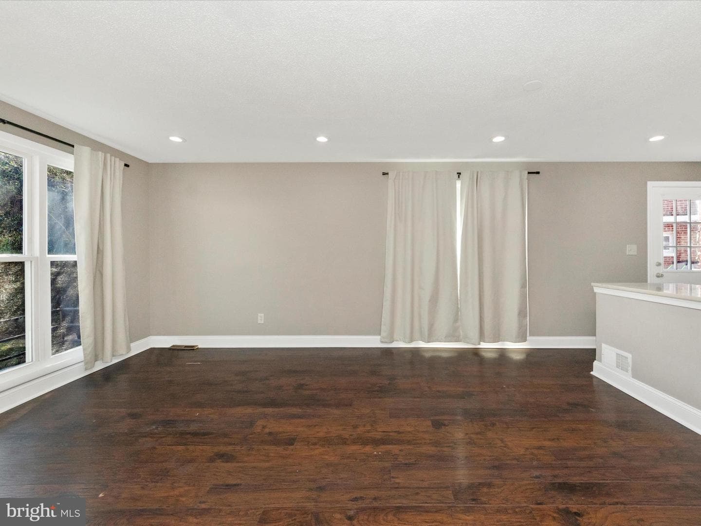 3904 Essex Court photo 15