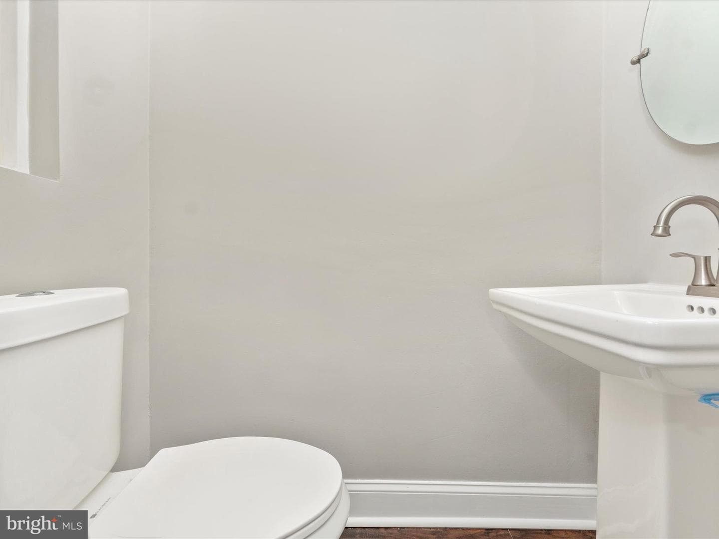 3904 Essex Court photo 18