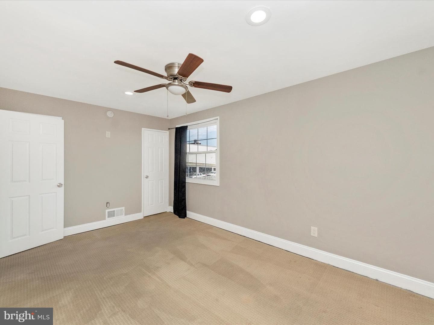 3904 Essex Court photo 25