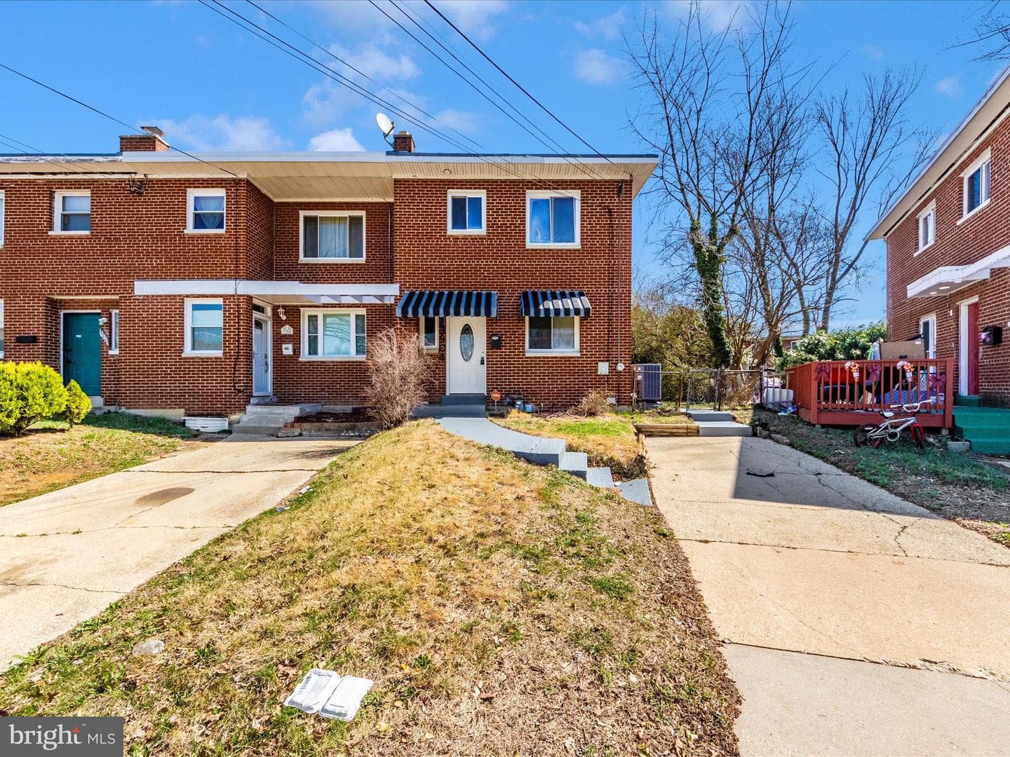 3904 Essex Court photo 4