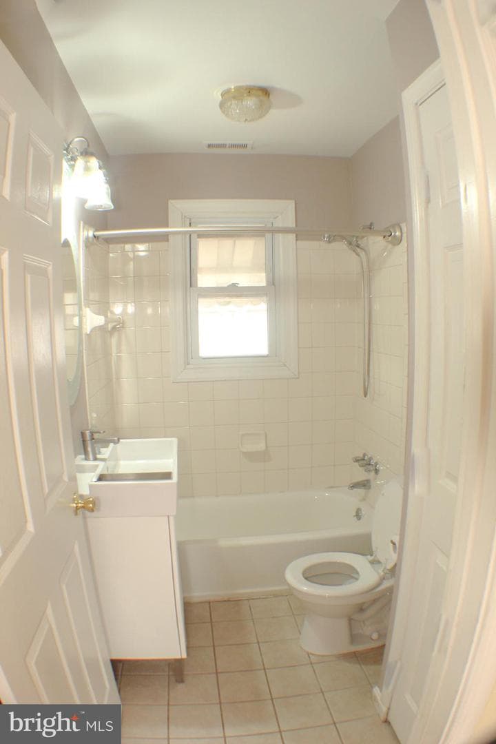 911 Minna Avenue photo 10