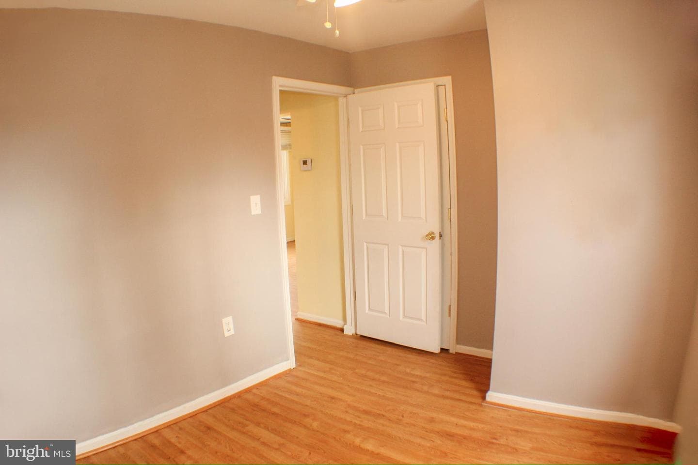 911 Minna Avenue photo 13