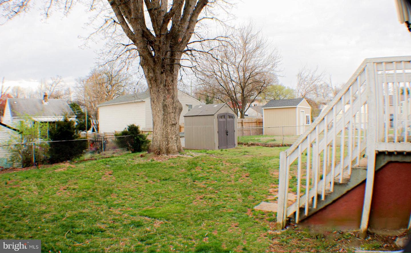 911 Minna Avenue photo 3