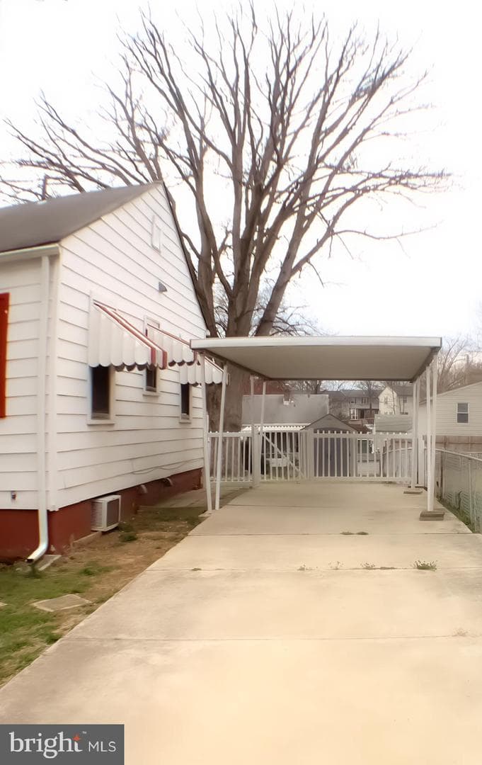 911 Minna Avenue photo 4