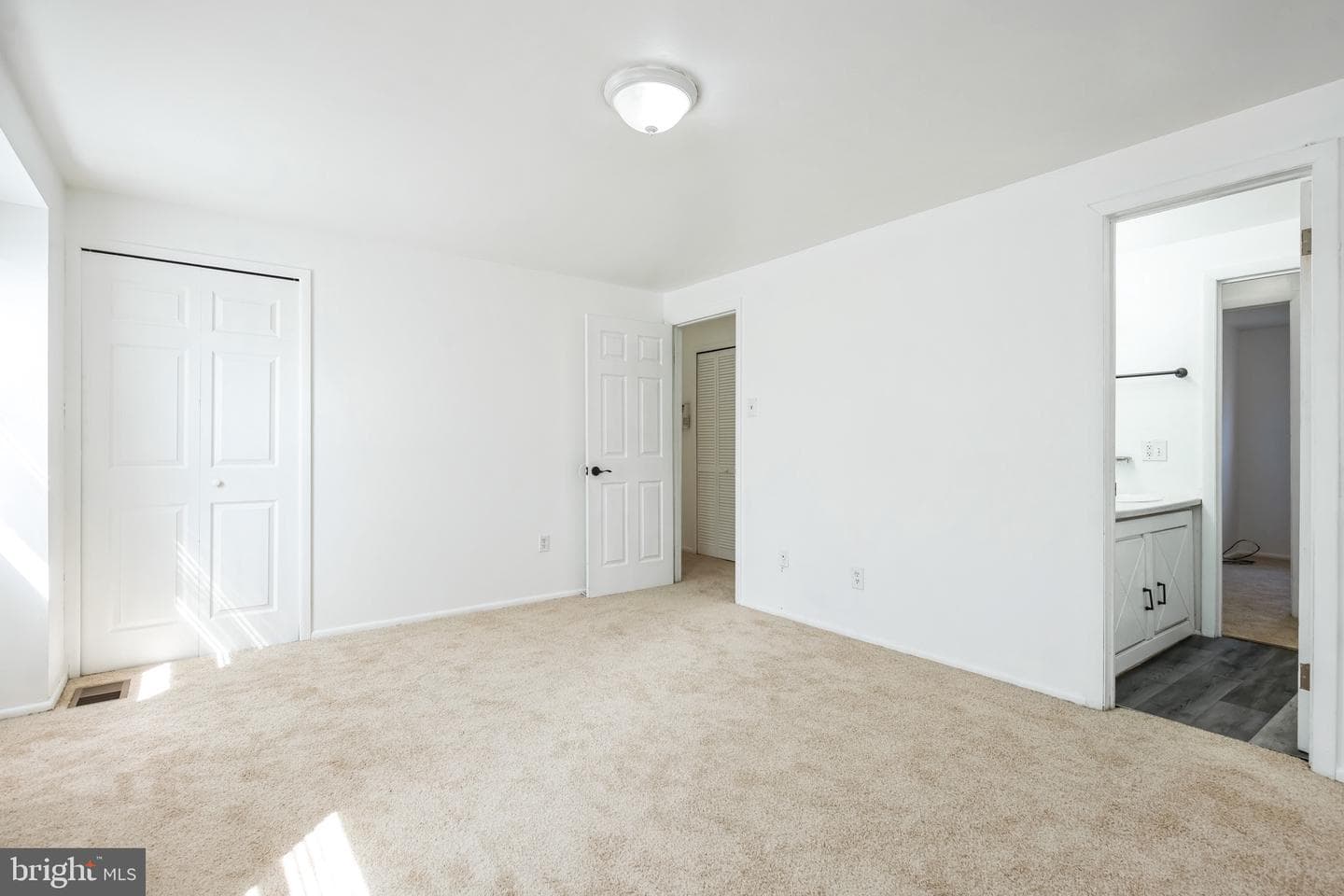 8811 Fairhaven Avenue photo 18