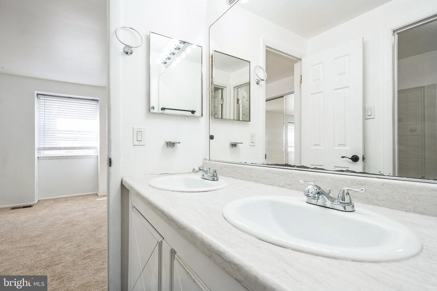 8811 Fairhaven Avenue photo 19