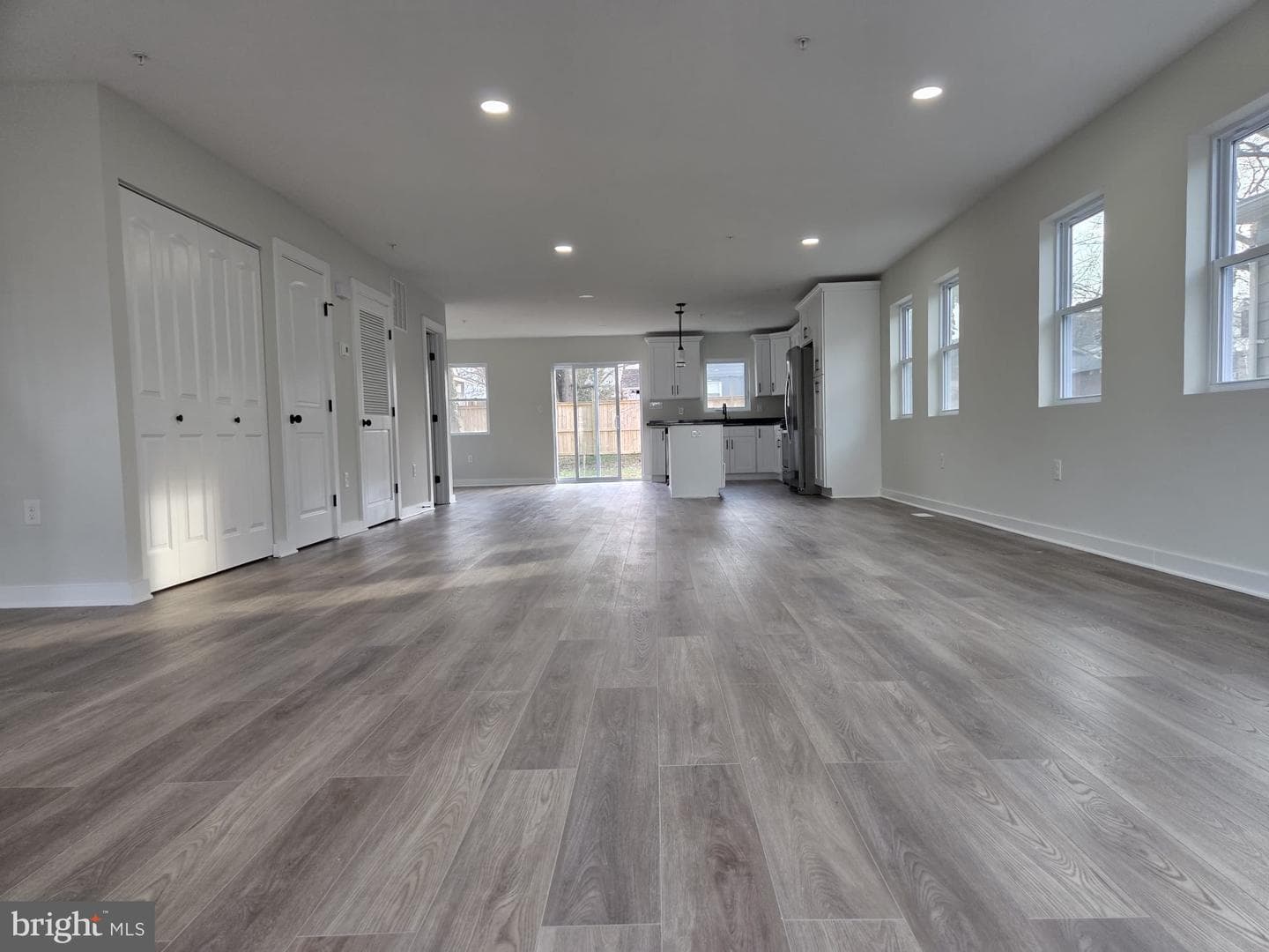 4823 Lexington Avenue photo 4