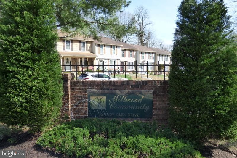 442 Shady Glen Drive photo 3