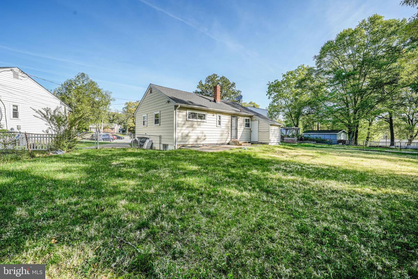 6935 Halleck Street photo 15