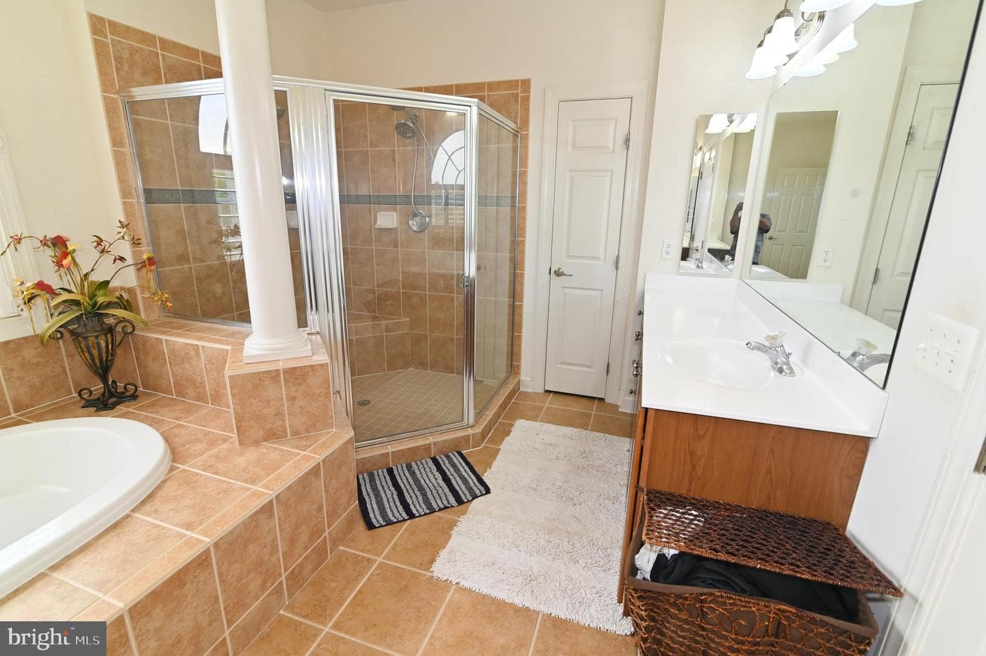 301 Lismore Drive photo 70