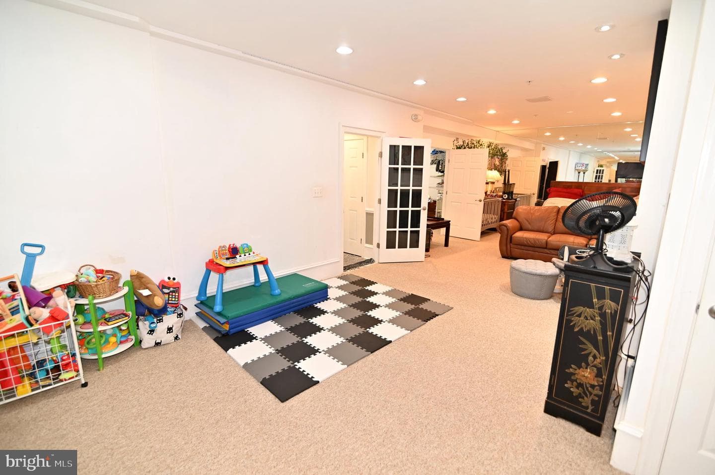 301 Lismore Drive photo 88
